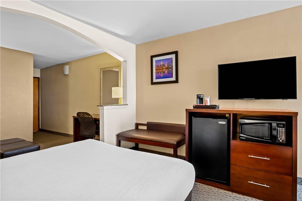 Quality Suites Irving Las Colinas - photo 22