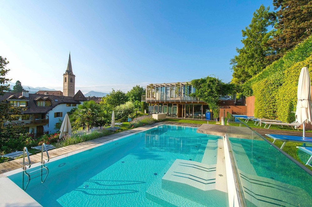 Hotel Goldener Stern in Caldaro Sulla Strada Del Vino, Italy