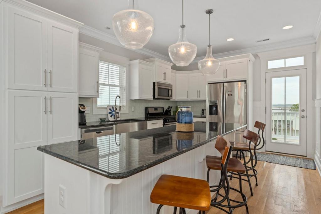 Coast is Clear by Oak Island Accommodations - photo 11