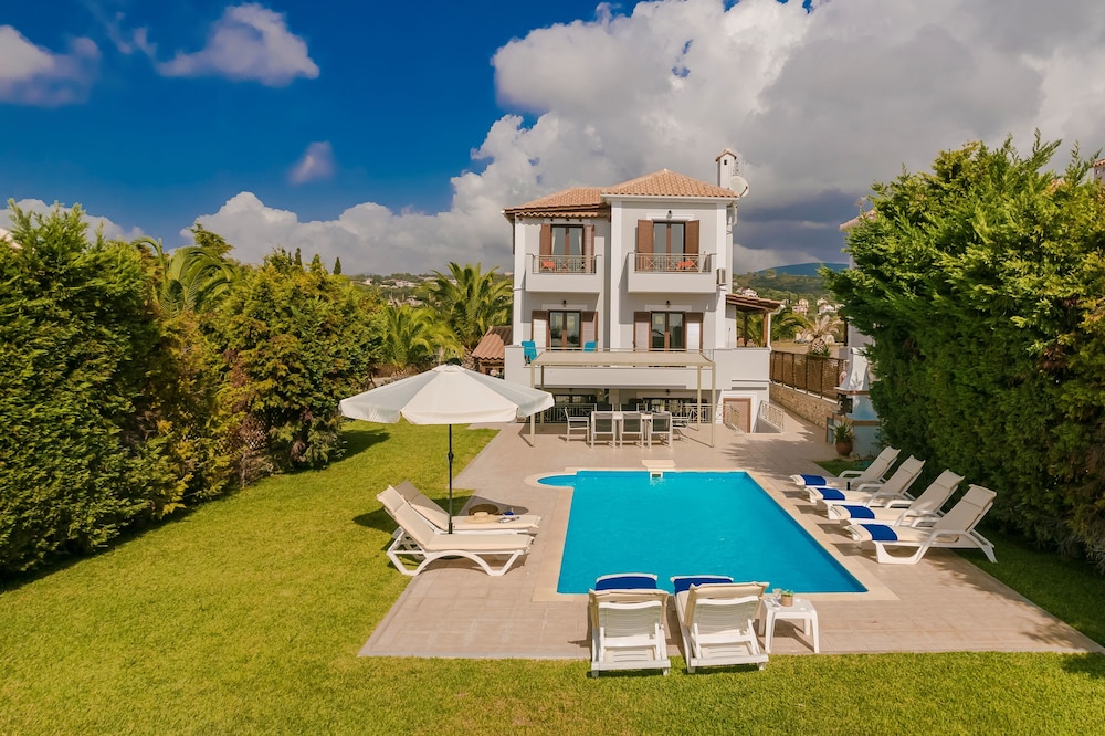 Villa Artemis — 4-Star Luxury Hotel in Kefalonia, Greece