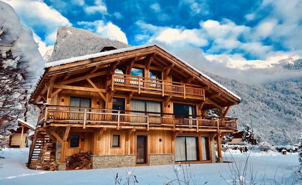 Chalet With 4 Bedrooms in Samoëns With Wonderful Mountain View Furni — 4-Star Luxury Hotel in Samoens, France