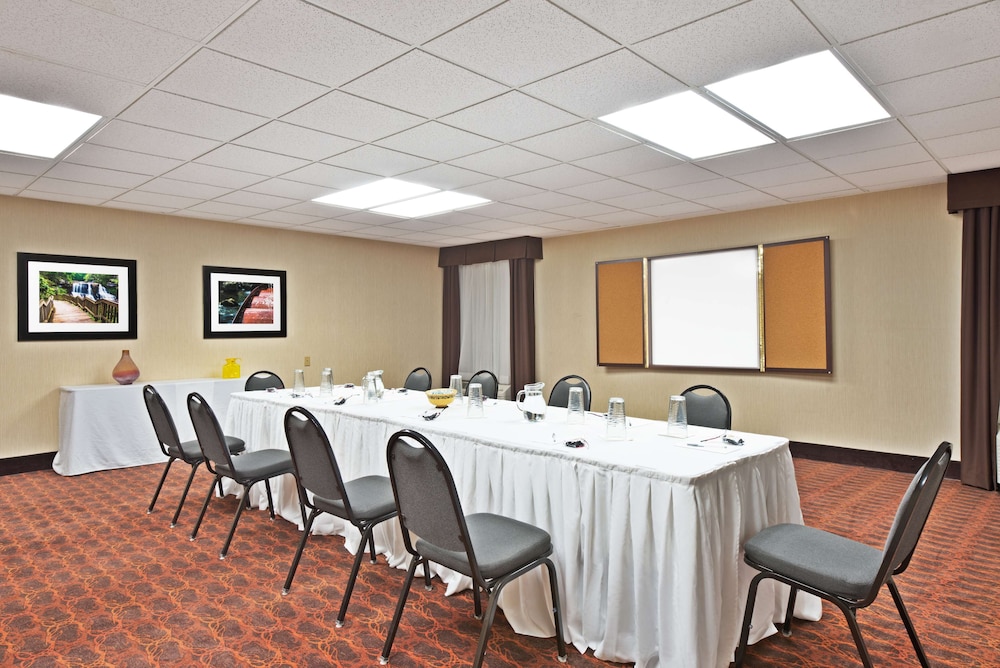 Hampton Inn Huntington Barboursville - photo 28
