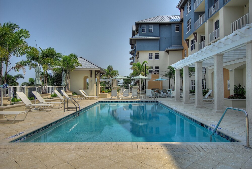 Harborside Suites at Little Harbor - photo 35