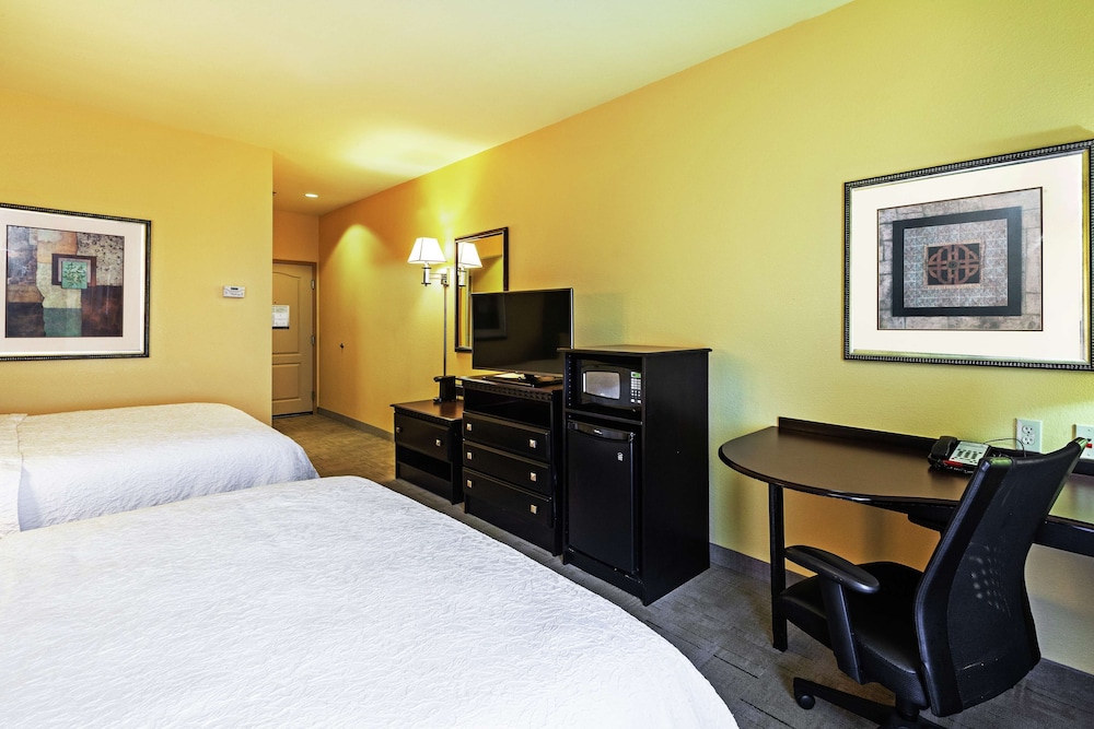 Hampton Inn & Suites Tulsa North Owasso - photo 12