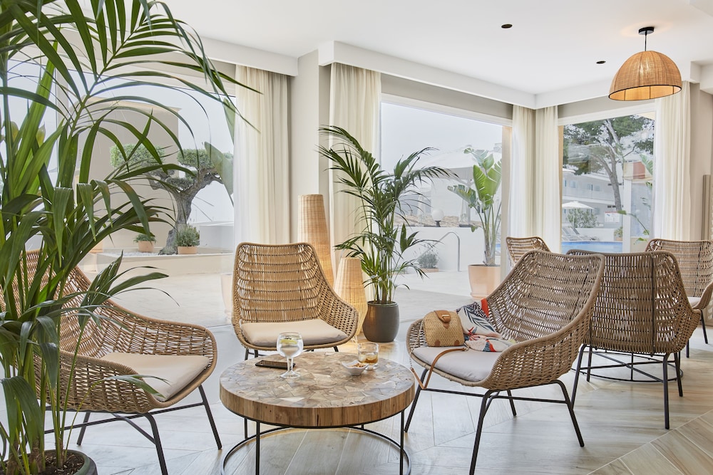 Universal Aparthotel Don Camilo — Palma — photo 2