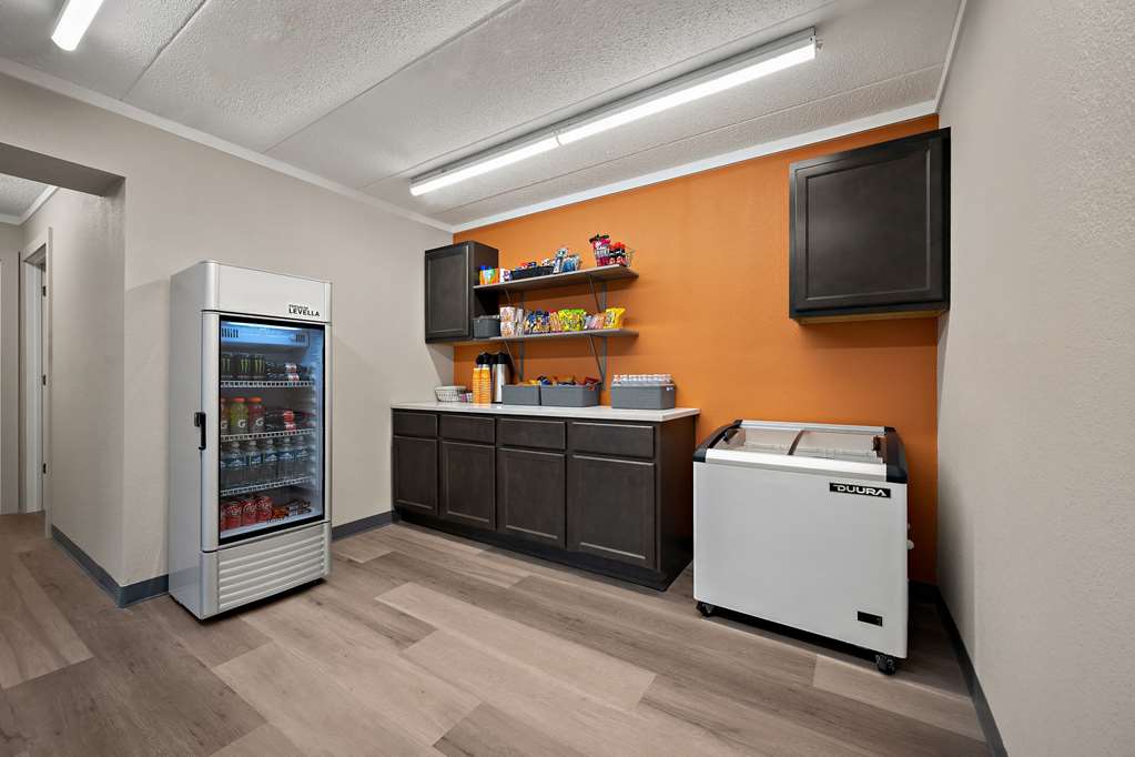 Suburban Studios Peoria - photo 19