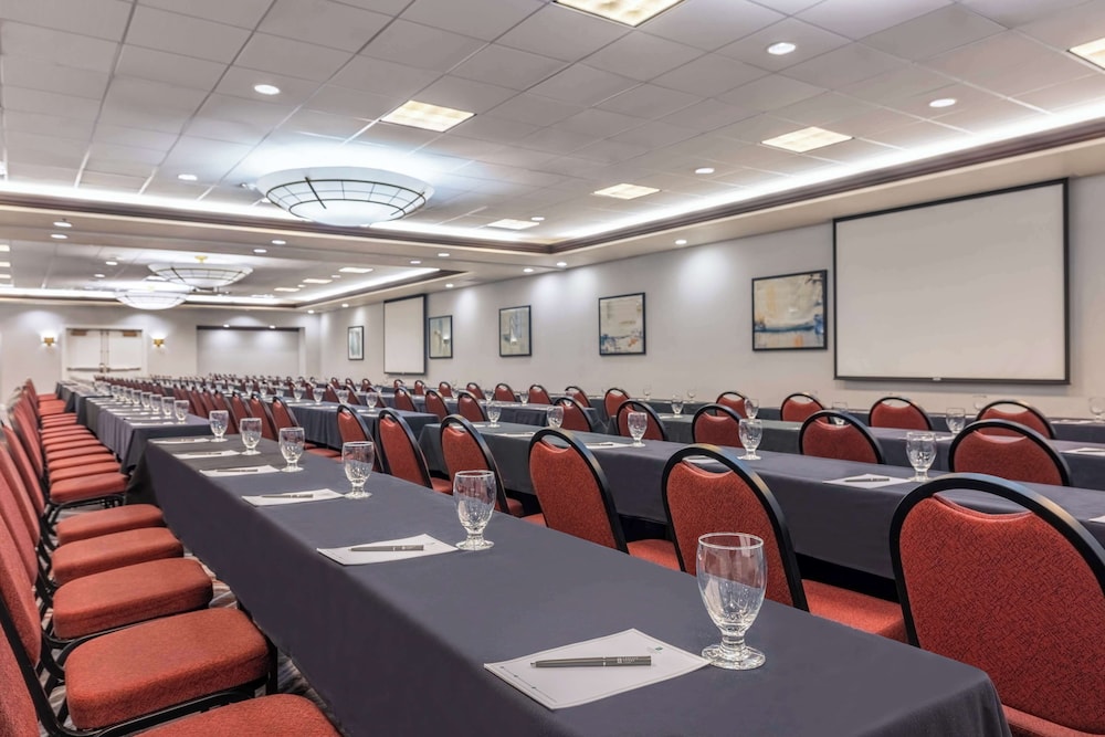 Embassy Suites by Hilton Convention Center Las Vegas - photo 63