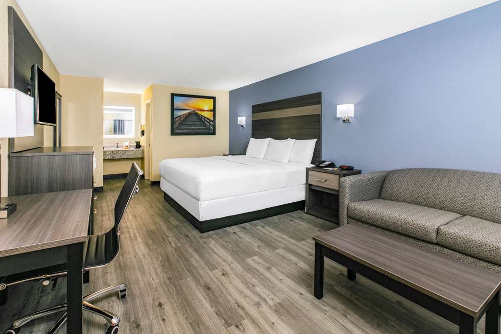Days Inn by Wyndham Waco Near Downtown University - photo 22