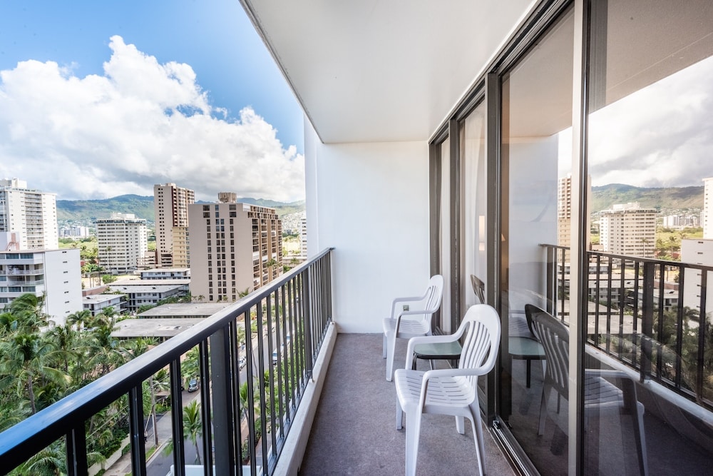 Breezy 12th Floor Waikiki Condo with FREE Parking by Koko Resort Vacation Rentals - photo 25