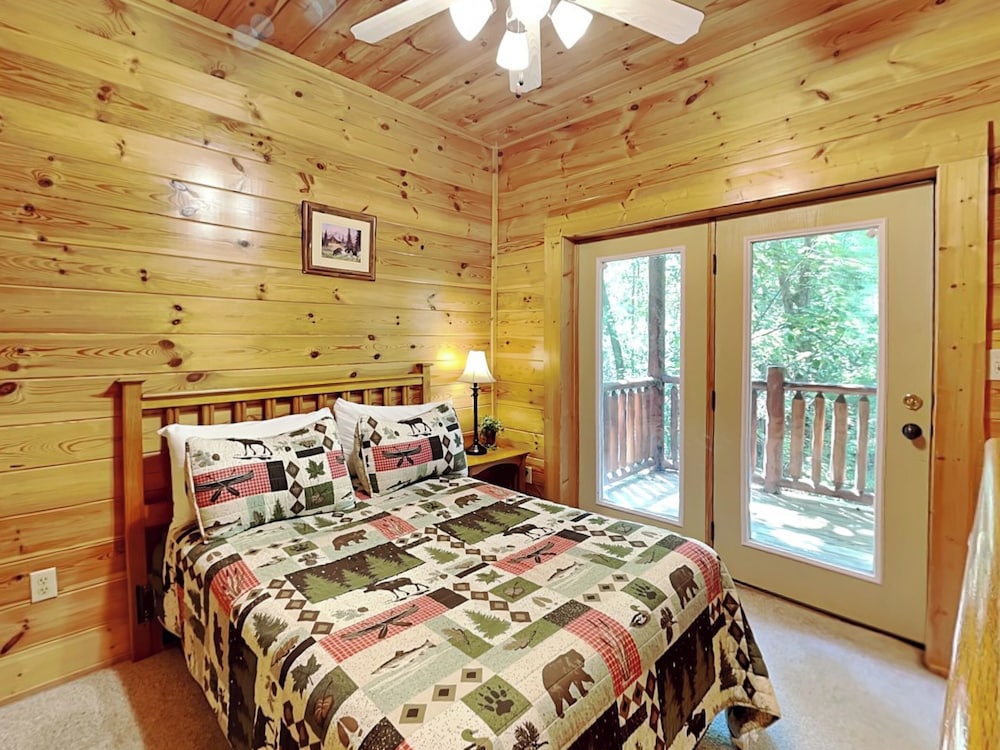 Topsy Sevierville - photo 6