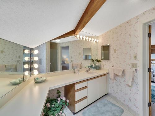 341 Edgewater Inn - photo 13