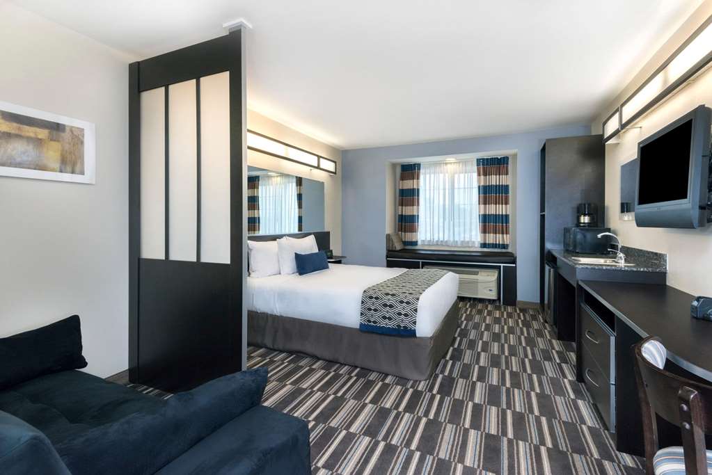 Microtel Inn & Suites by Wyndham Baton Rouge Airport - photo 7