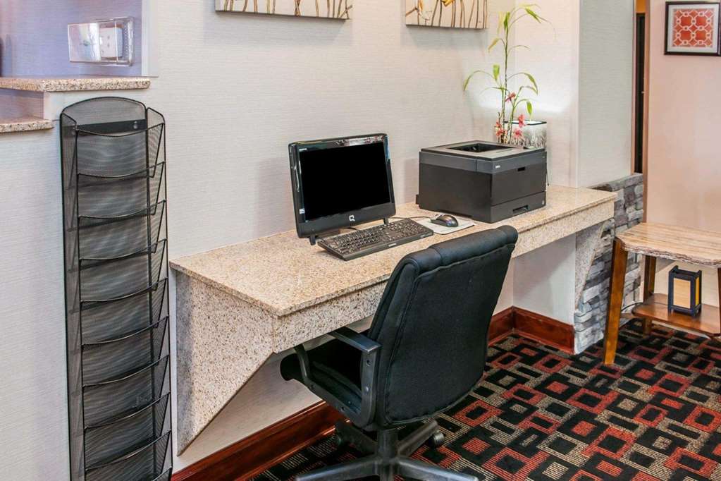 Quality Inn & Suites South Bend Airport - photo 34
