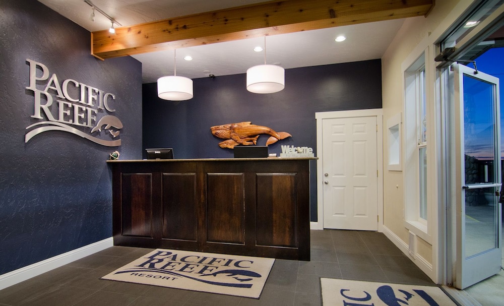 Pacific Reef Hotel & Light Show - photo 3