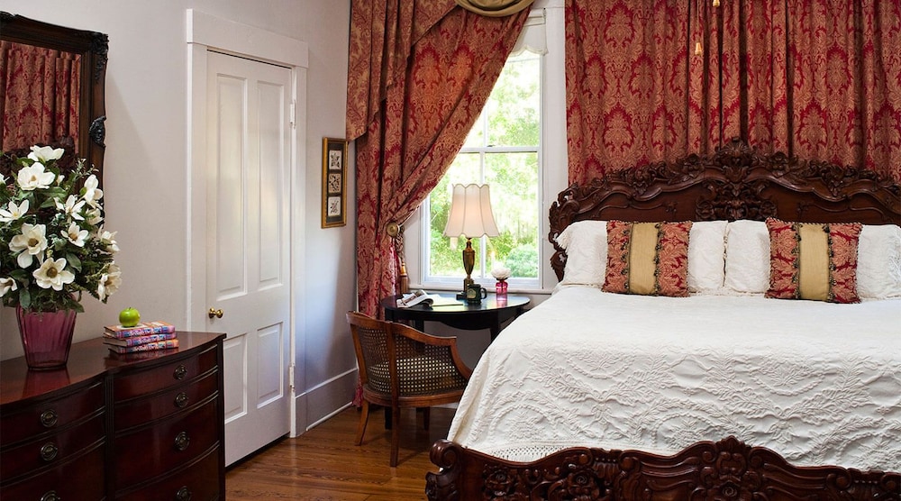 Devereaux Shields House - photo 9