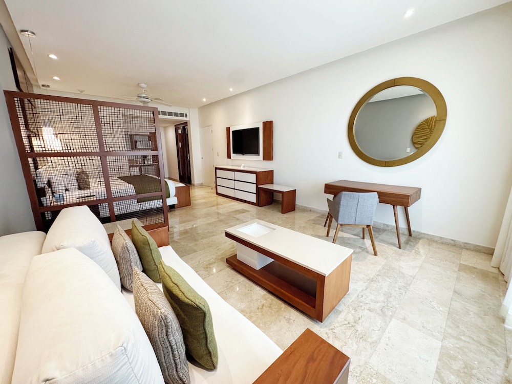 The Reef 28 Adults Only All Suites
