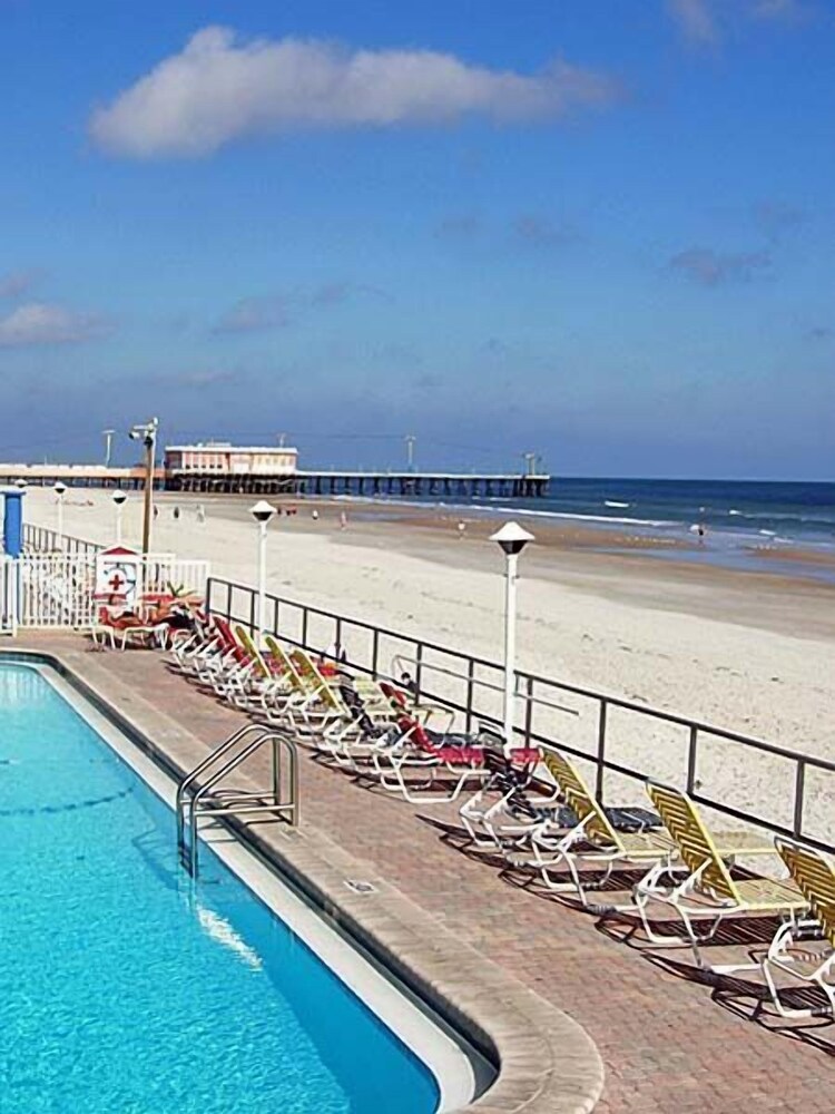 Daytona Inn Beach Resort - photo 52