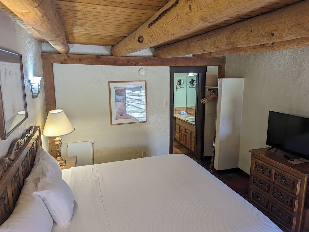 Sagebrush Inn & Suites - photo 32