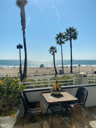 Manhattan Beach Beachfront Charming On The Strand — 4-Star Luxury Hotel in Manhattan Beach, United States