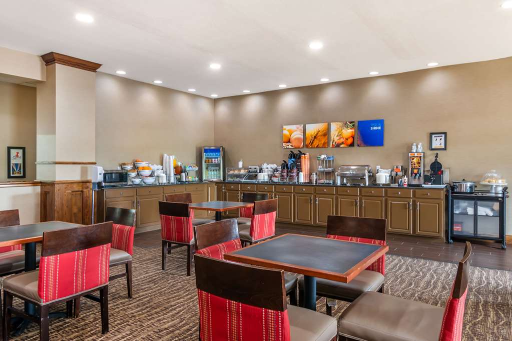 Comfort Suites Jefferson City - photo 71