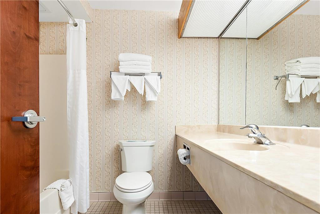 Comfort Suites New Orleans East - photo 28