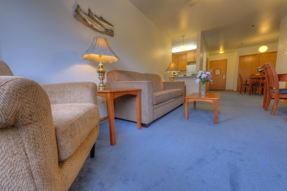 Frontier Suites Hotel in Juneau - photo 7