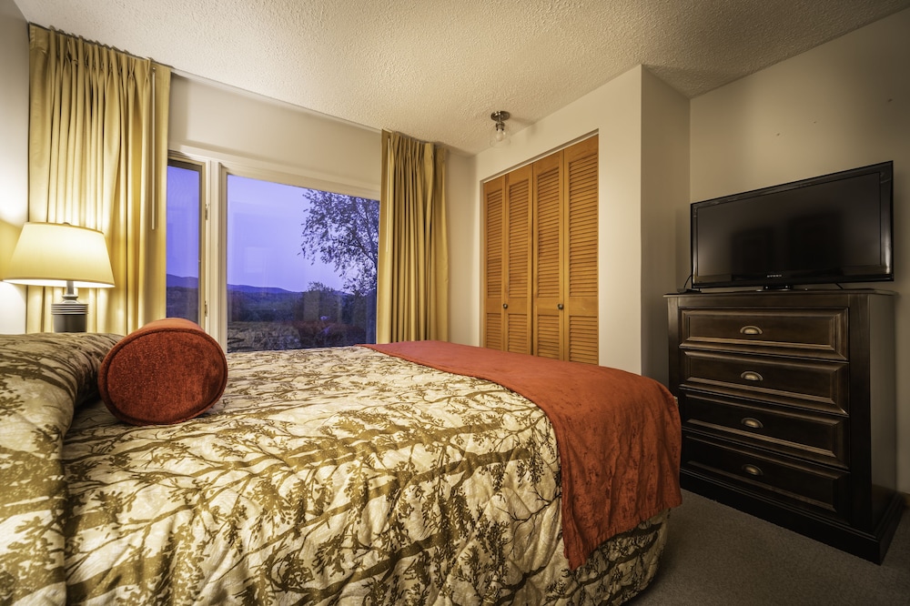 Sun & Ski Inn And Suites - photo 43