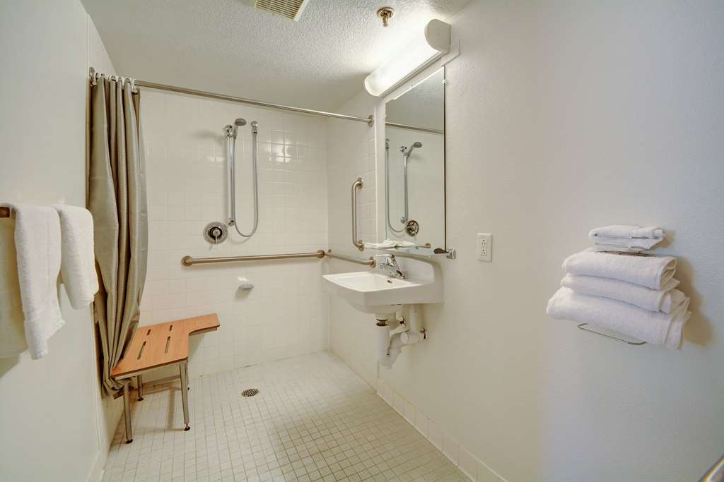 Motel 6 Windsor Locks CT Hartford - photo 23