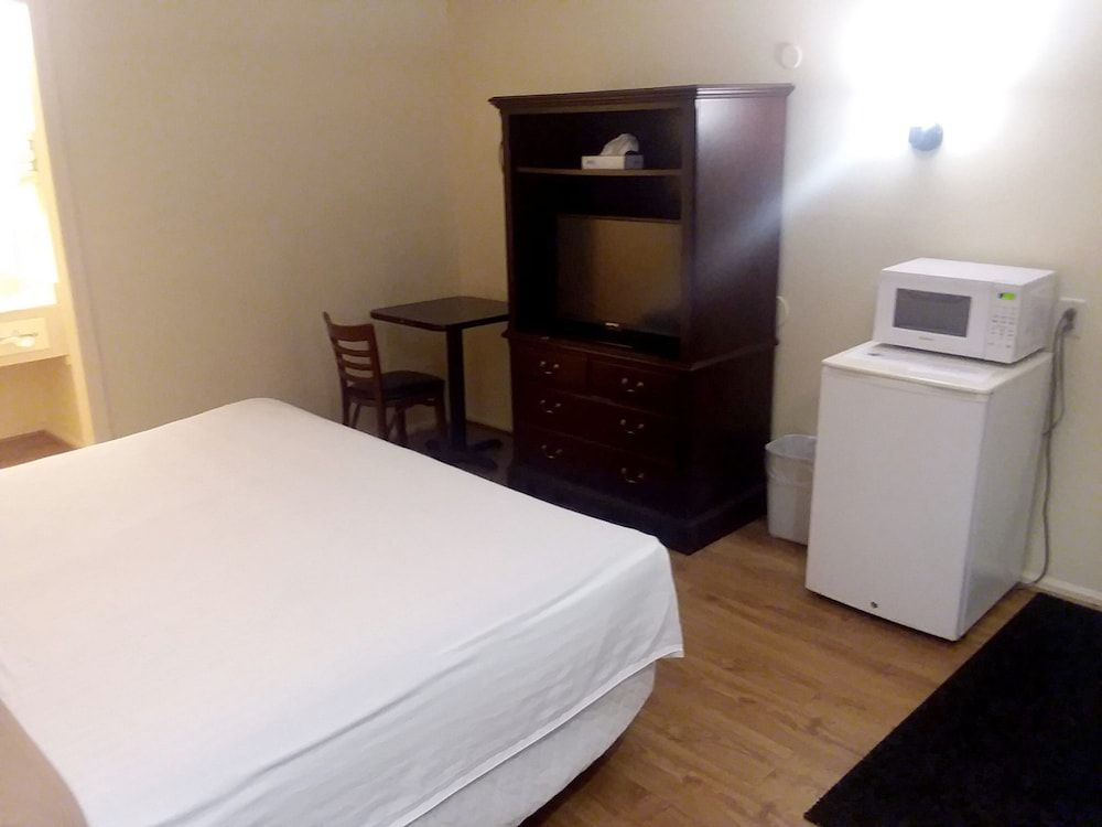 Walton Inn - photo 13