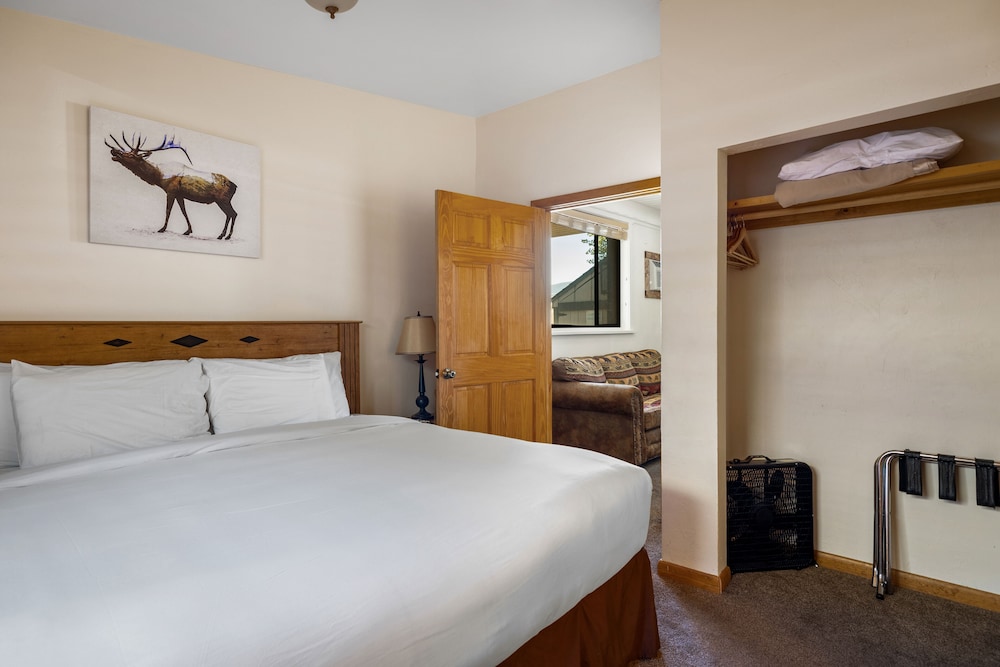 Elk Refuge Inn - photo 24