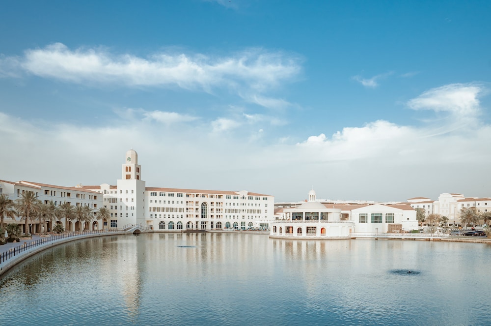 Millennium Lakeview Hotel - last minute hotel in Dubai