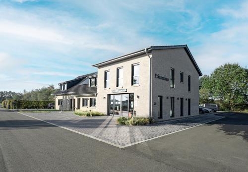 Friesensee Camping und Ferienpark — 4-Star Luxury Hotel in Wittmund, Germany