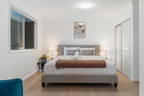 High Value 4Beds with Workspace Near Mall and Highway in Brisbane, Australia