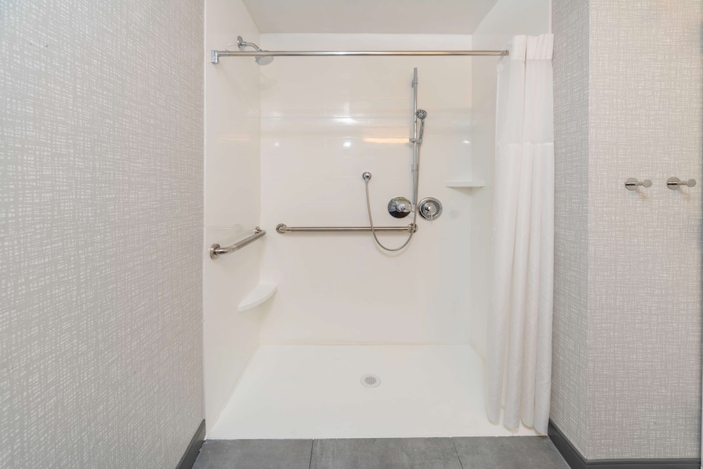 Hampton Inn Swedesboro Philadelphia - photo 34