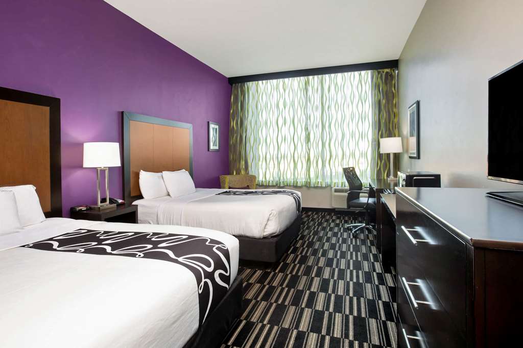 La Quinta Inn & Suites by Wyndham Cedar City - photo 9
