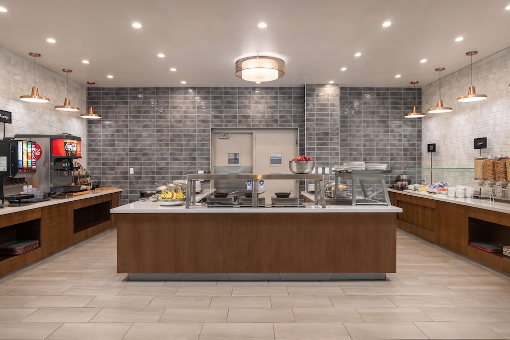 Embassy Suites by Hilton Tucson East - photo 40
