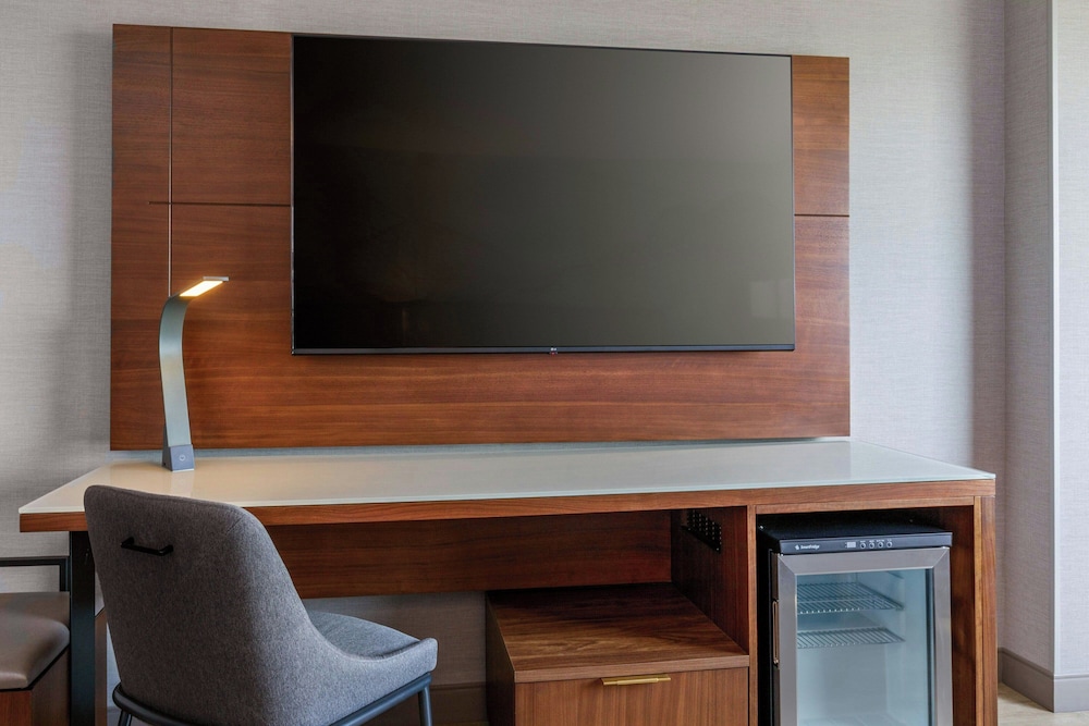 Marriott Denver Airport at Gateway Park - photo 17