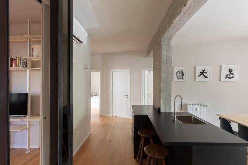 Modern Spacious Apartment on the Tevere — 4-Star Luxury Hotel in Rome, Italy
