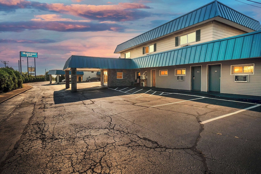 Days Inn by Wyndham Moosic — hotel in Moosic