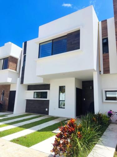 Casa entera de lujo Playa del Carmen — 4-Star Luxury Hotel in Playa Del Carmen, Mexico