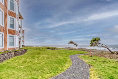 Somewhere at the Beach - photo 8