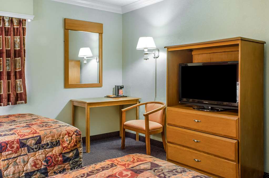 Rodeway Inn Allentown South - photo 12