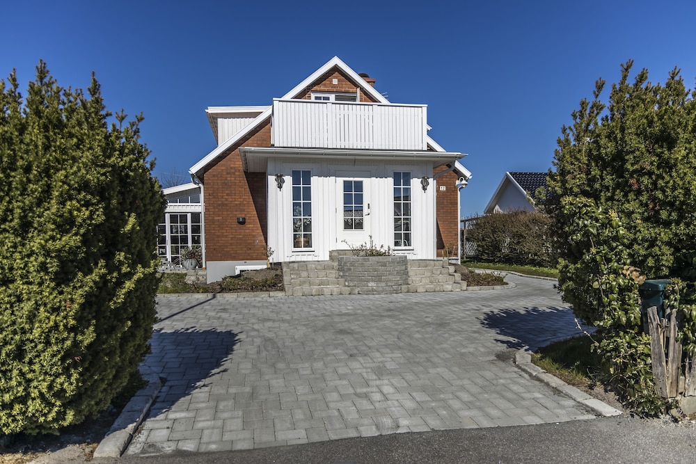 Business Home Club 11814072 — Lidkoeping