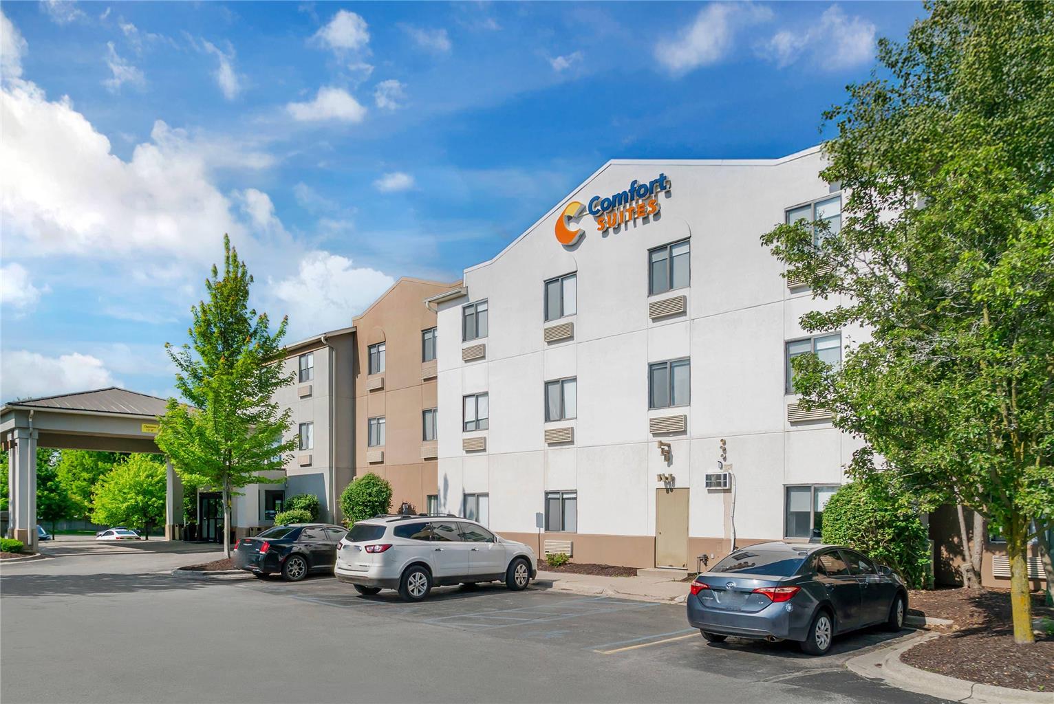 Comfort Suites Auburn Hills Detroit - carbon neutral hotel in Auburn Hills