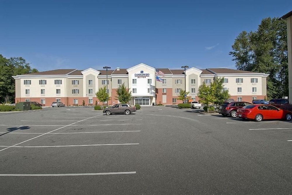 Candlewood Suites Burlington South by IHG - photo 24