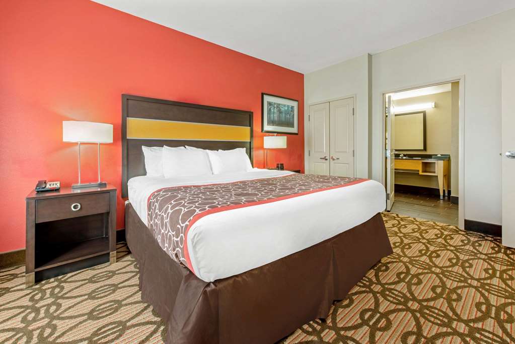 La Quinta Inn & Suites by Wyndham Leesville Ft. Polk - photo 25