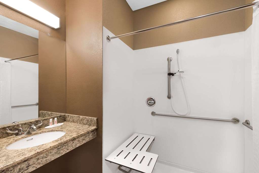 Microtel Inn & Suites By Wyndham Midland - photo 6