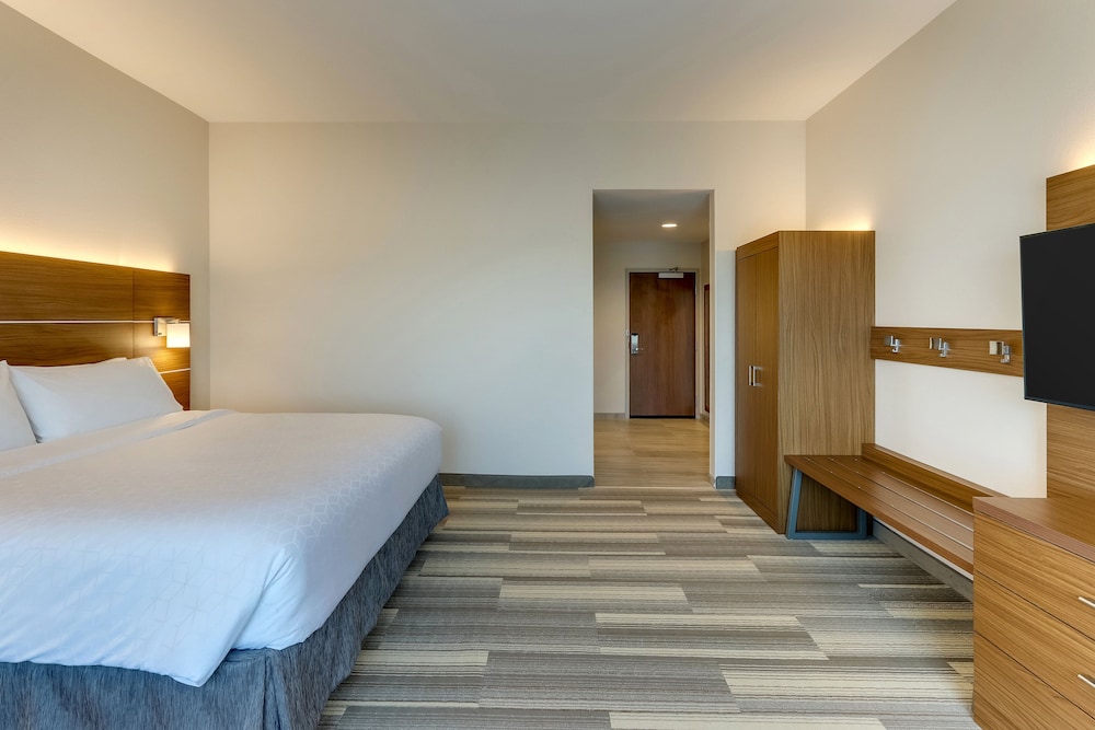 Holiday Inn Express Wilmington Porters Neck - photo 9