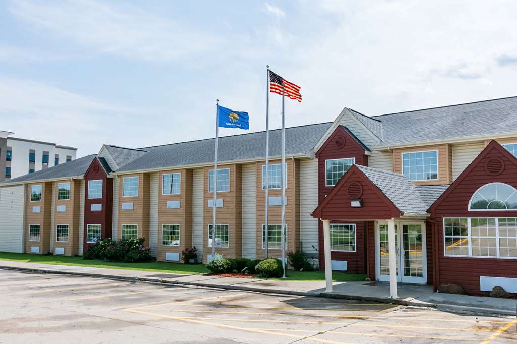 Days Inn & Suites by Wyndham Pryor - featured photo