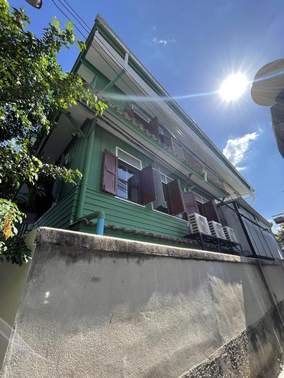 Green Cabin Hostel